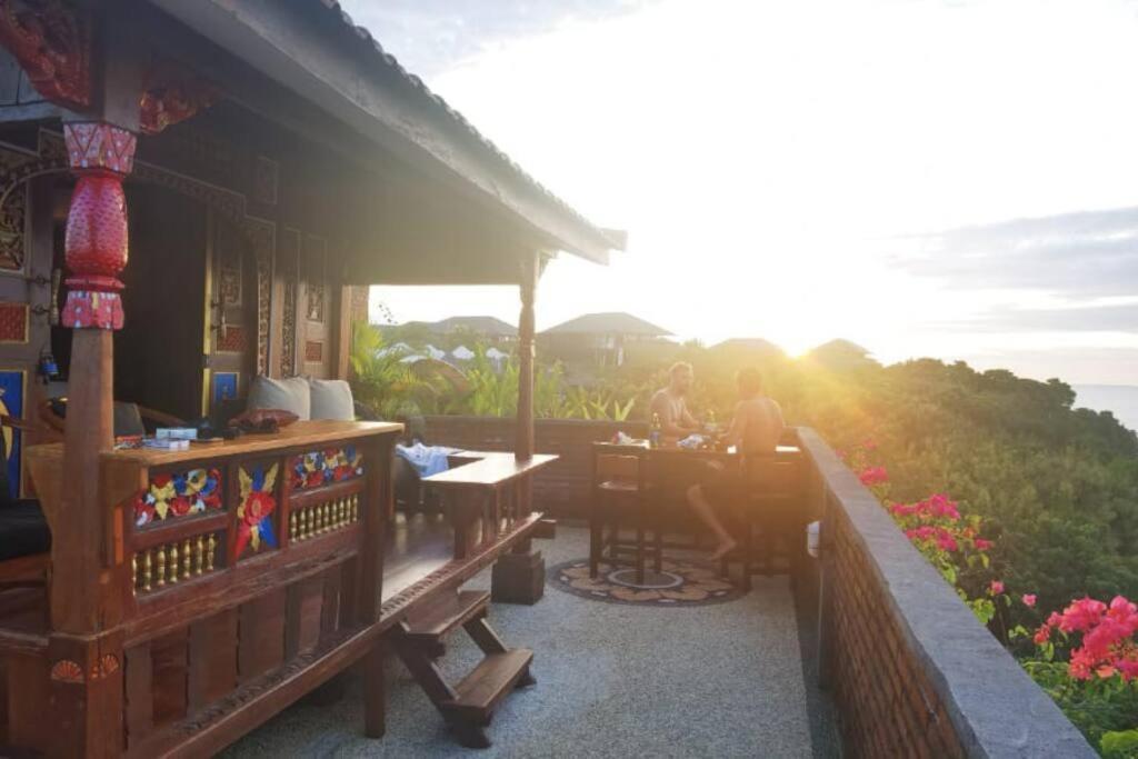 The Hidden Escapes Bingin- Sunset Rooftop Wood House With Ocean View & Private Kitchen أُلُواتو المظهر الخارجي الصورة