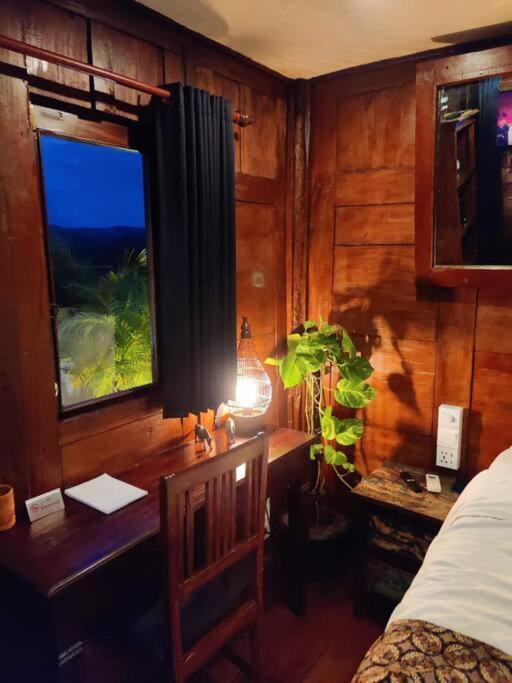 The Hidden Escapes Bingin- Sunset Rooftop Wood House With Ocean View & Private Kitchen أُلُواتو المظهر الخارجي الصورة